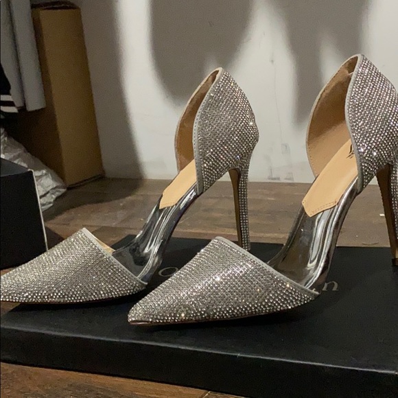 Heels - Picture 3 of 3